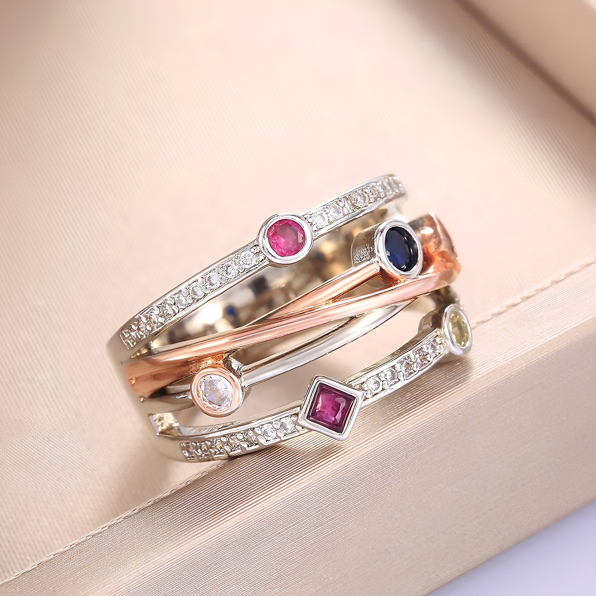 Jisoo – Vintage Hohler Ring mit Bunten Zirkonias