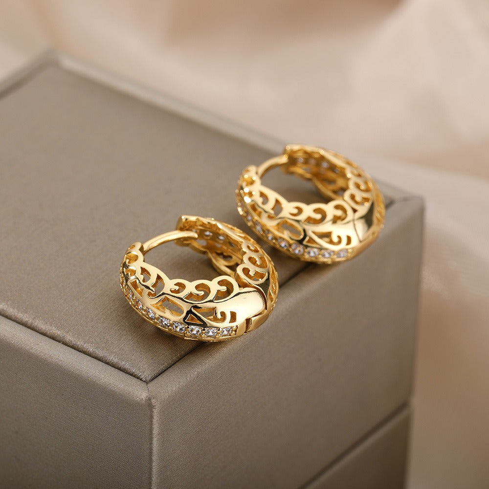 Yumi – Creolen Mandala aus Gold Minimalistisch