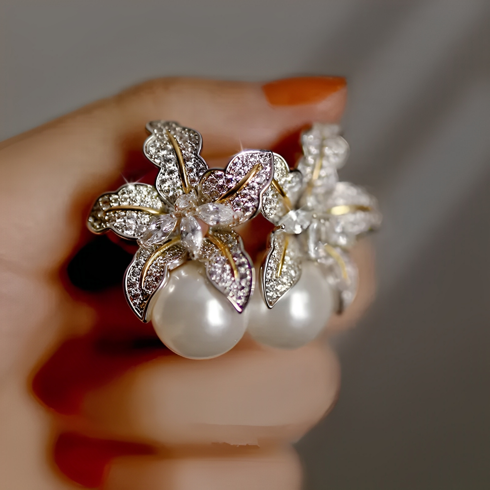 Anemone – Elegante Ohrringe Blume und Perle