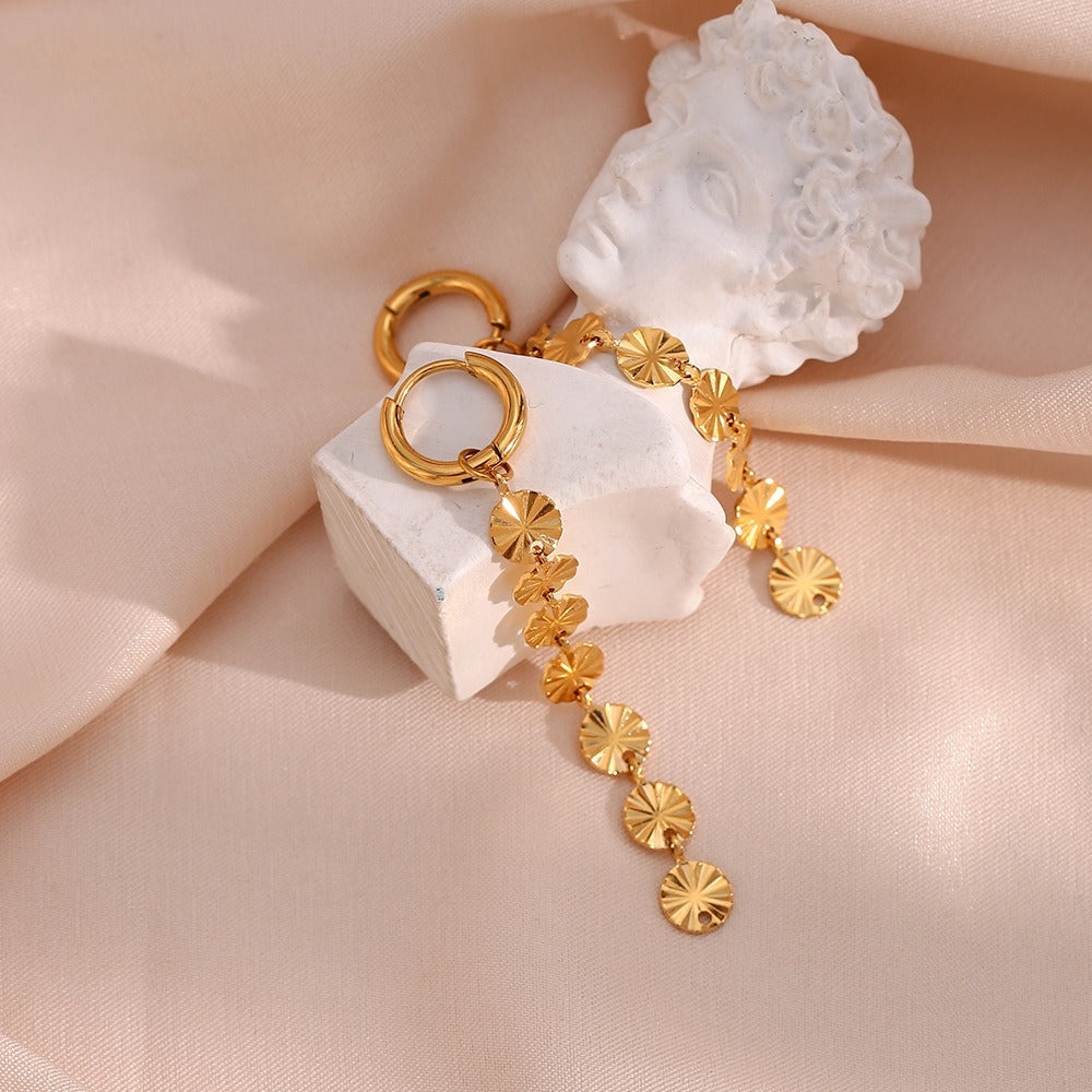 Lou – Goldene Anhänger Ohrringe