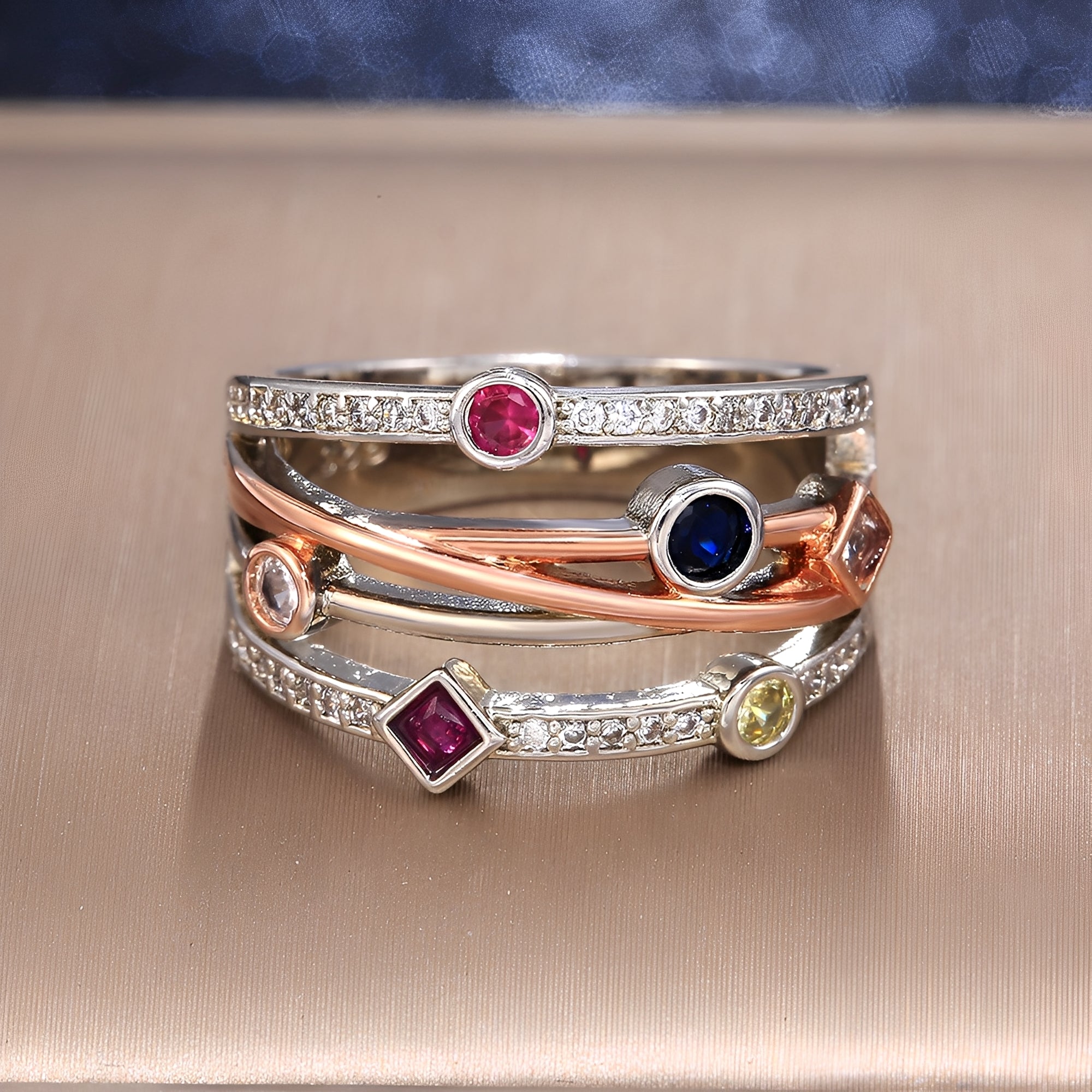 Jisoo – Vintage Hohler Ring mit Bunten Zirkonias