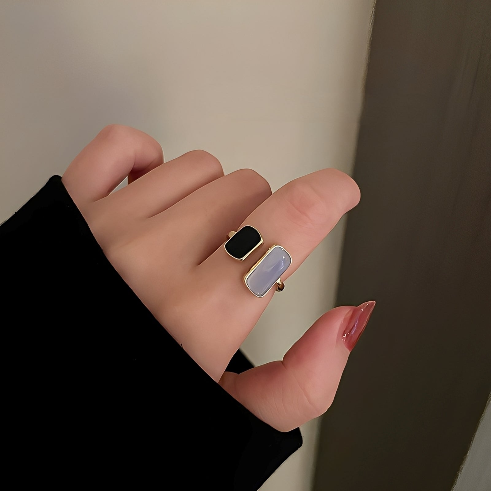 Nerina – Ring Aquamarin Umhüllend
