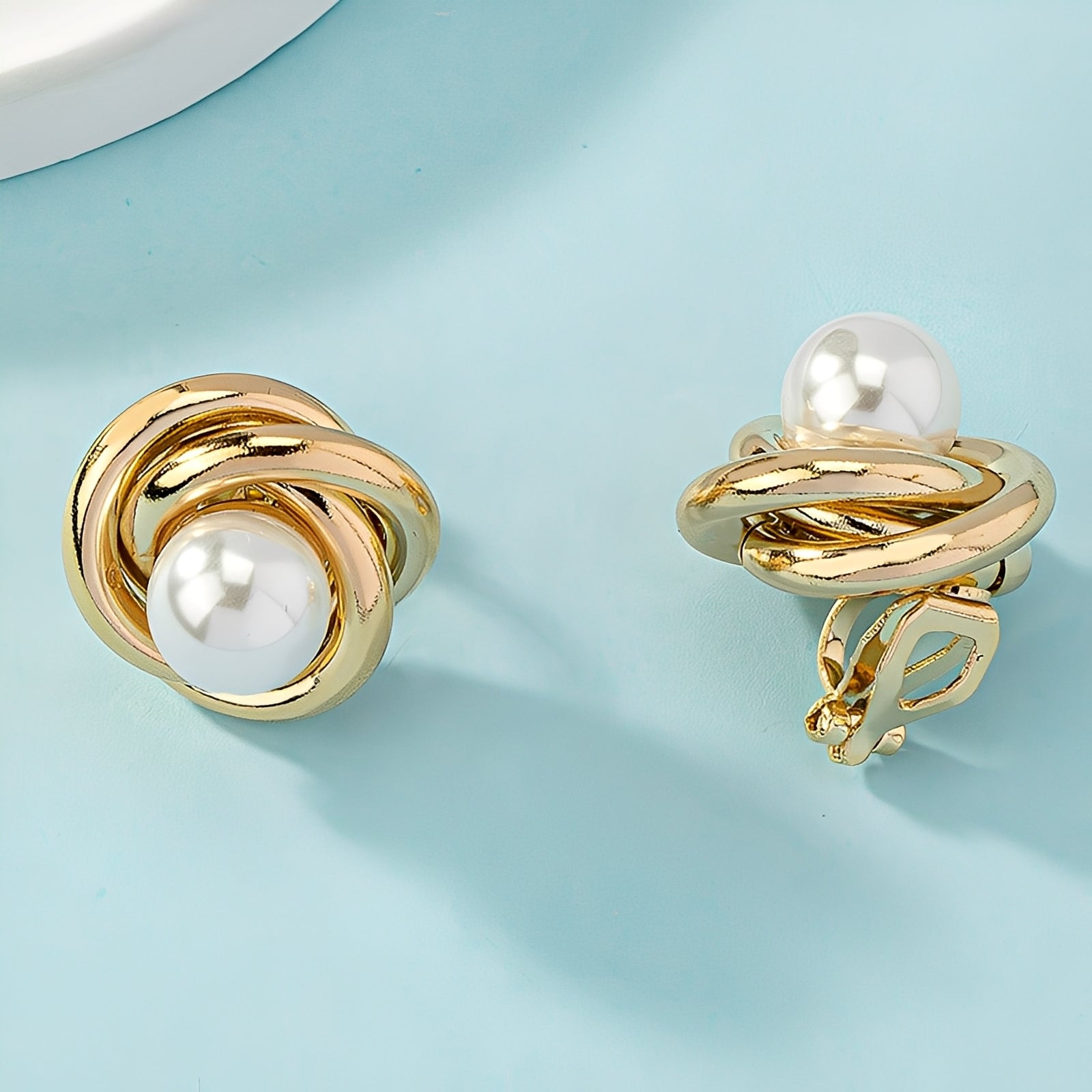 Krisna – Elegante Ohrringe aus Gold mit Perlen