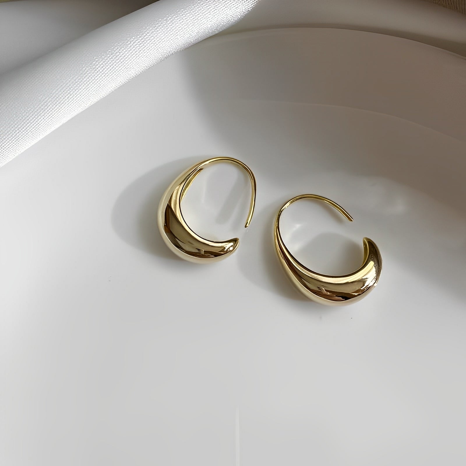 Almera – Luxus Goldene Ohrringe