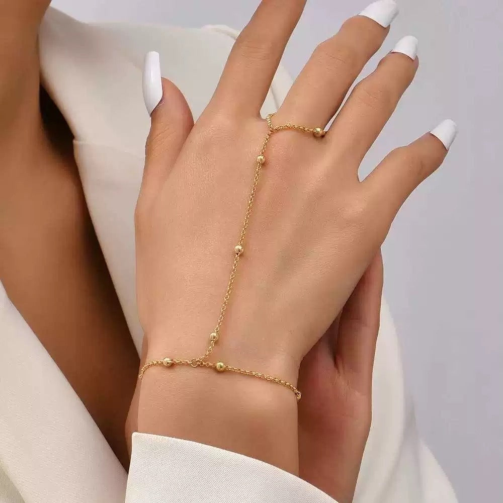 Lisa – Armband Kette Perlen und Handschuhe