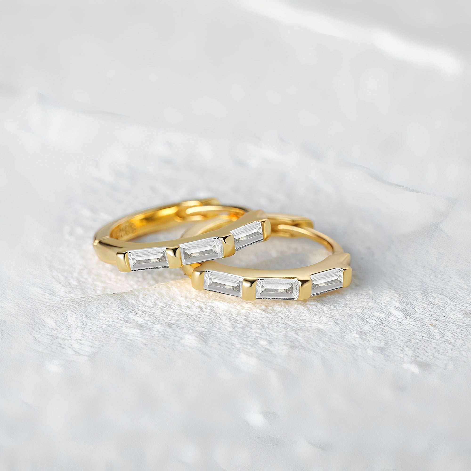 Leana – Kreolen Mini Kristalle Funkelnd