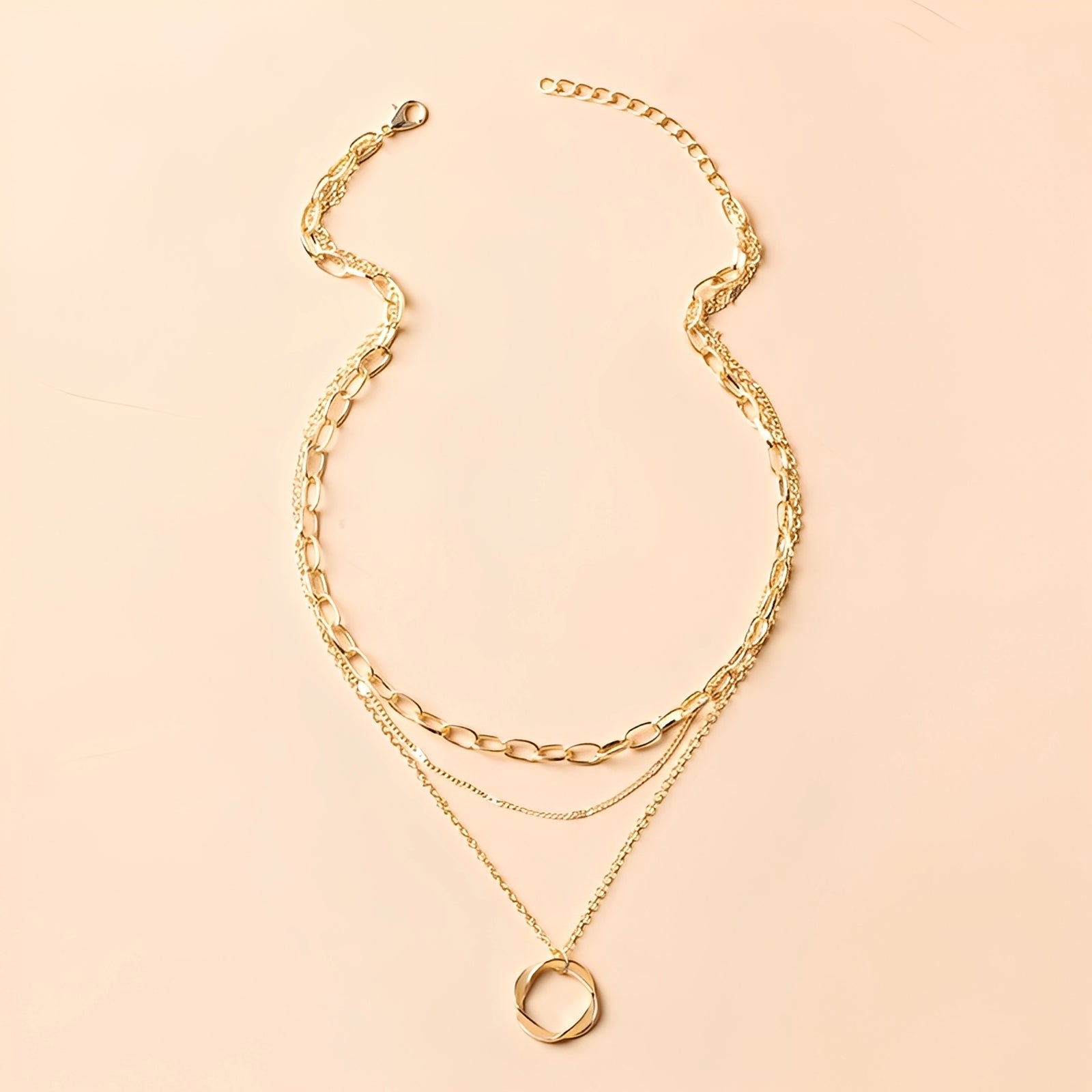 Livia – Goldene Vintage-Halskette Eleganter Anhänger