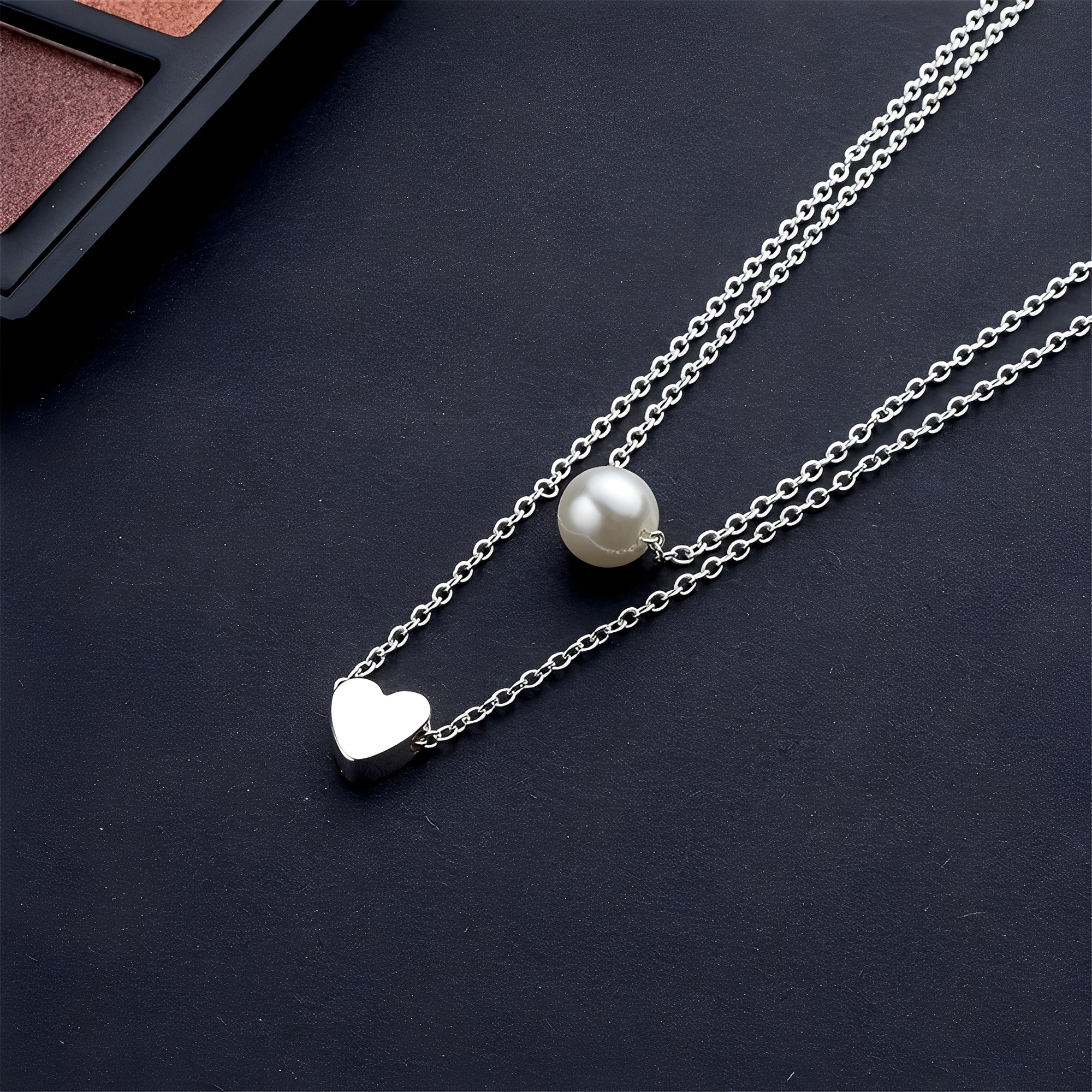 Julia – Elegante Halskette Perlen & Herzen
