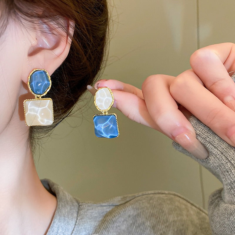 Lianne – Geometrische Emaillierte Ohrringe