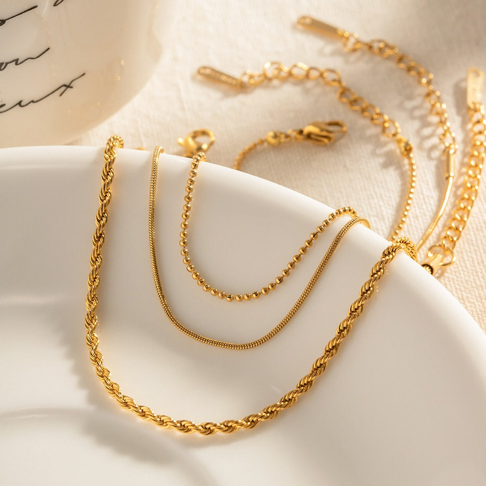 Bailey – Trio von Stapelbaren, Feinen, Vergoldeten Armbändern