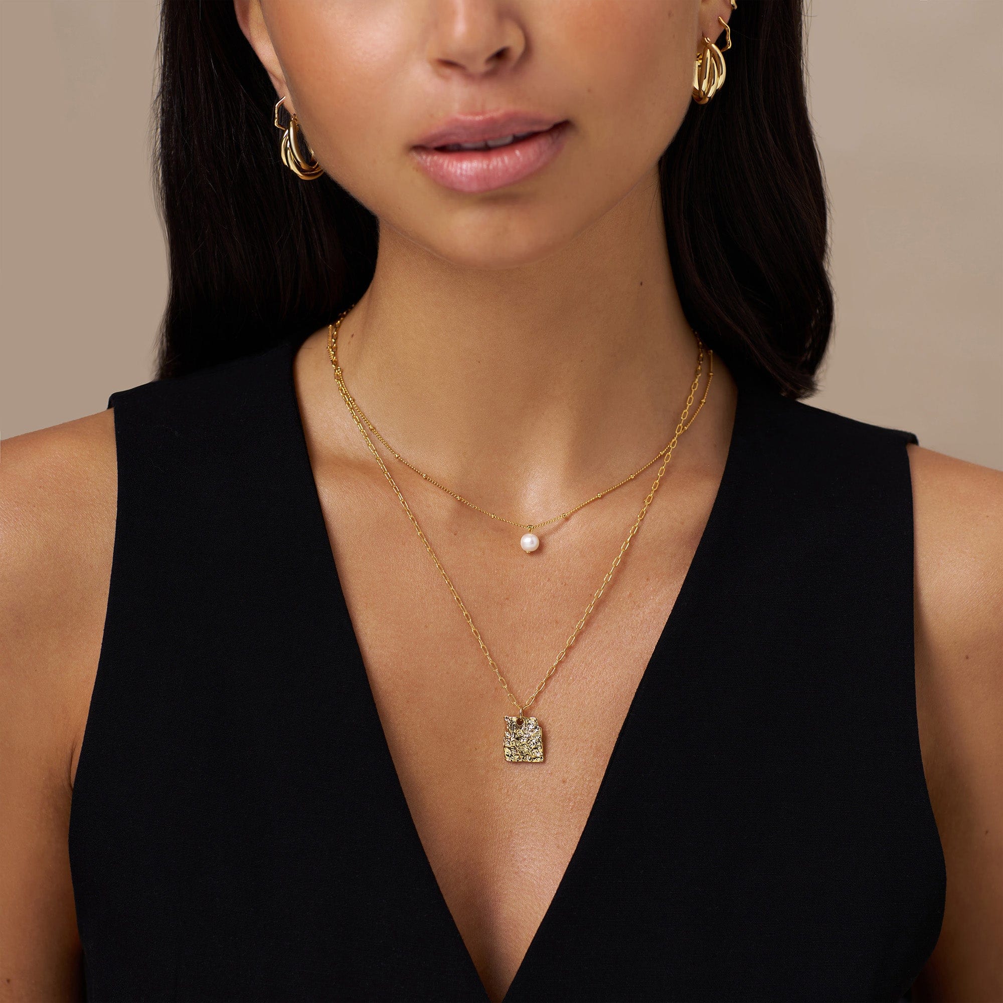 Janna – Satellitenkette mit goldenen Perlen
