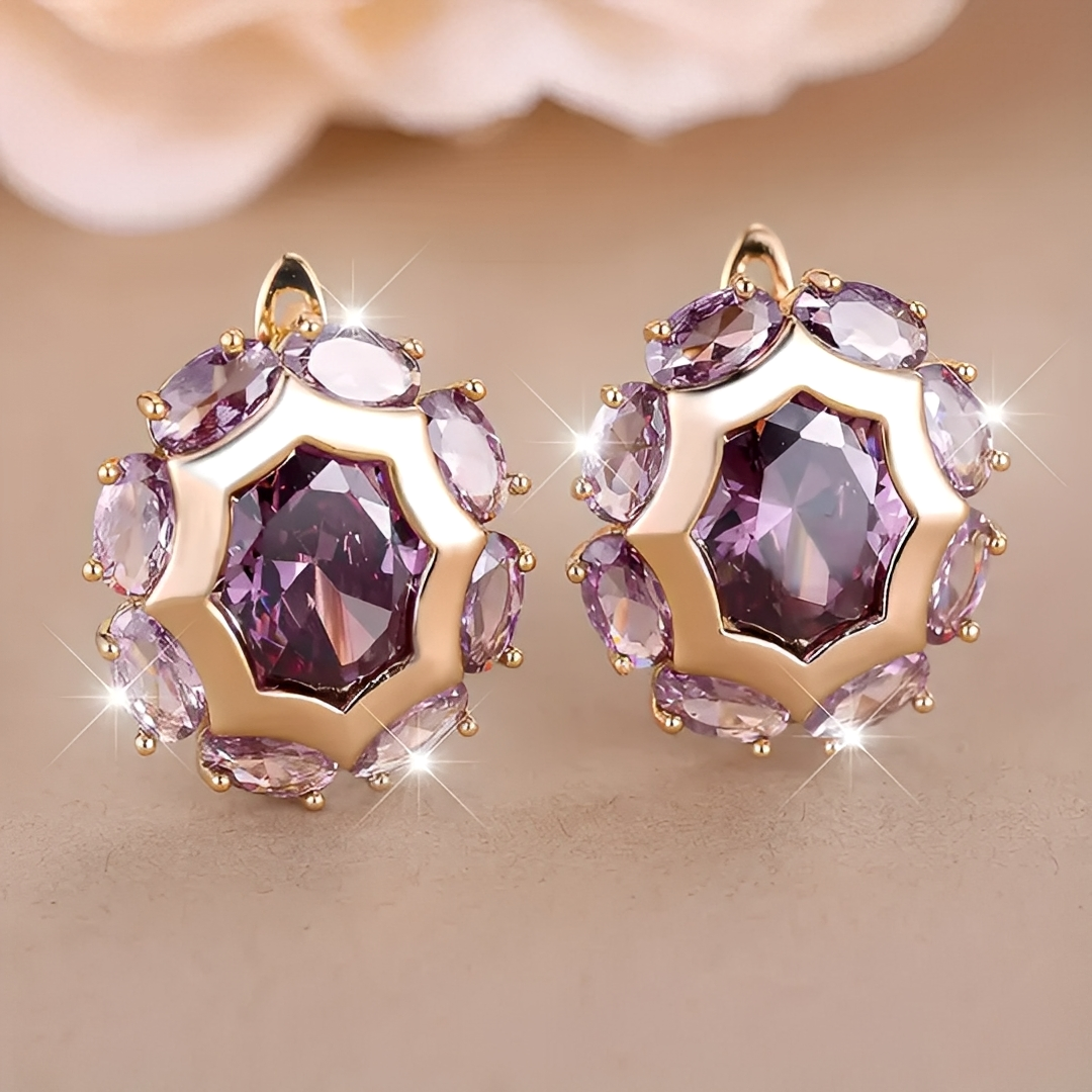 Saphira – Goldene Ohrringe & Violetter Zirkon
