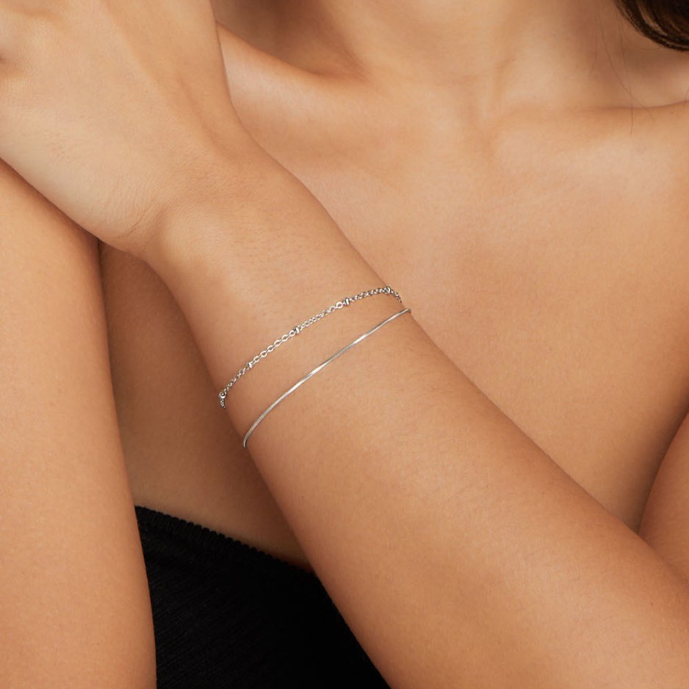 Pia – Silbernes Armband in Schichten