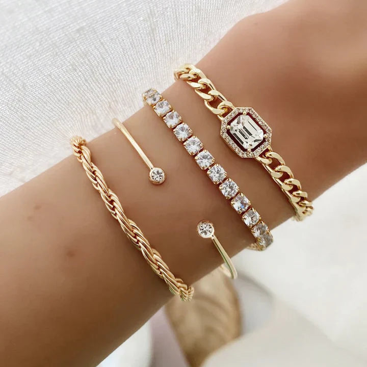Sophie – Set von modernen Armbändern